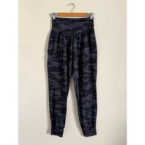 Athleta Salutation Camo Joggers S